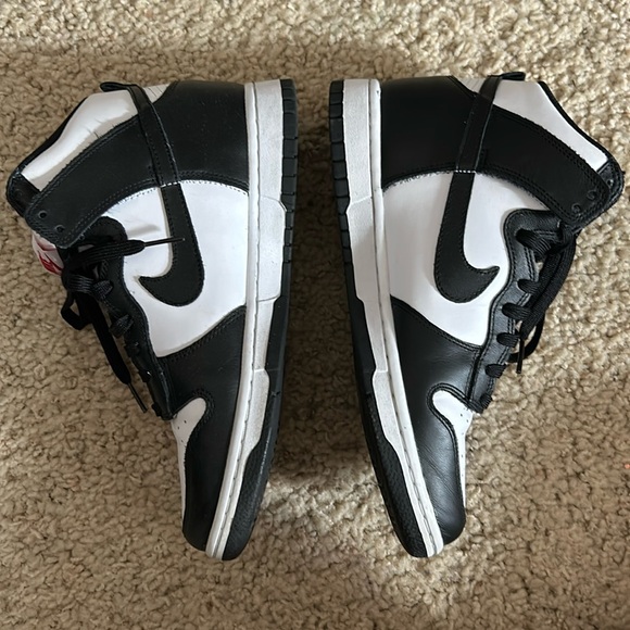 Women’s Nike Panda Dunks high black and white - Picture 3 of 6